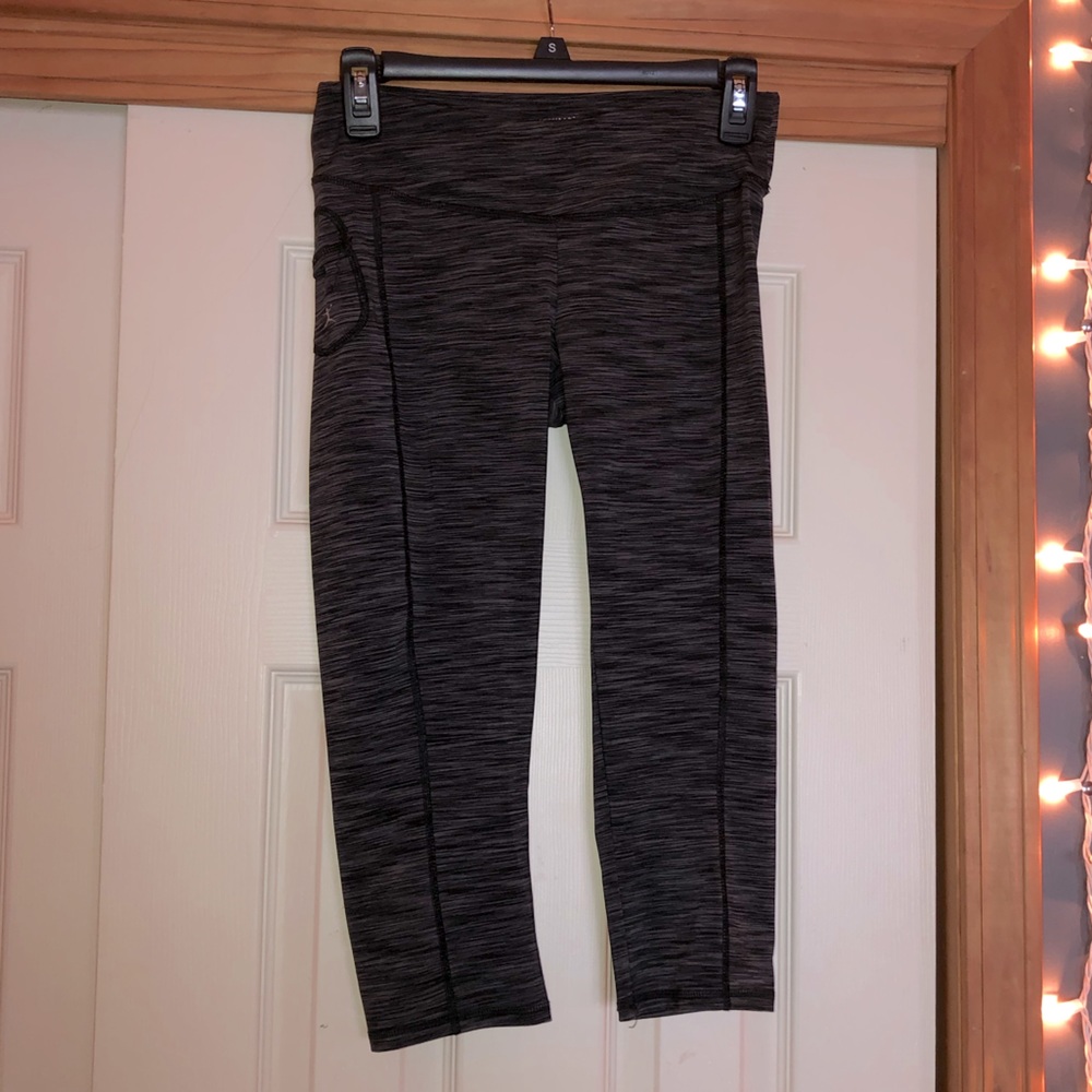Yoga leggings barely worn